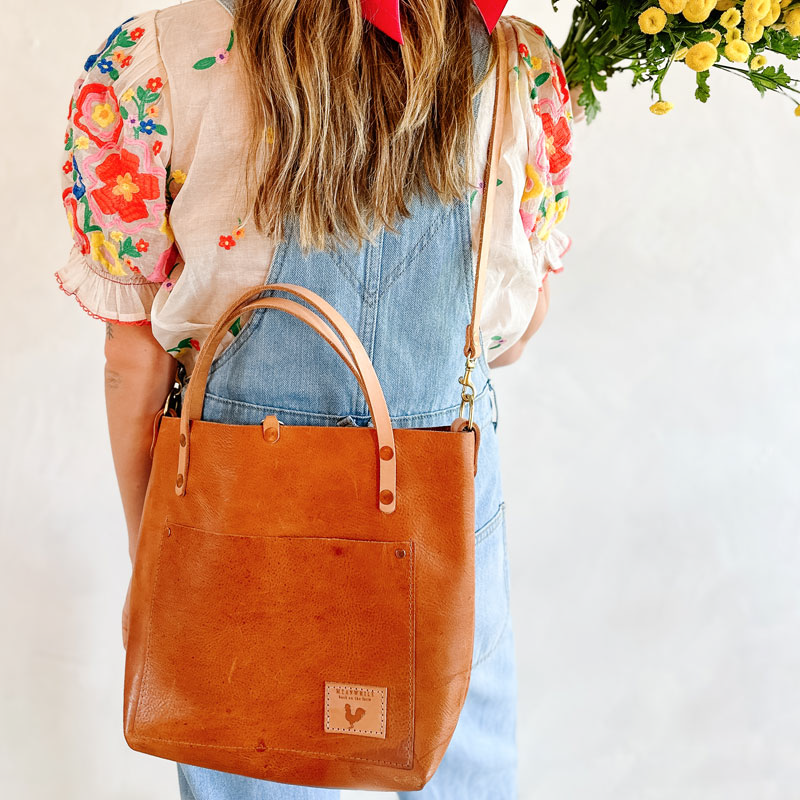 Leather handbag discount stores